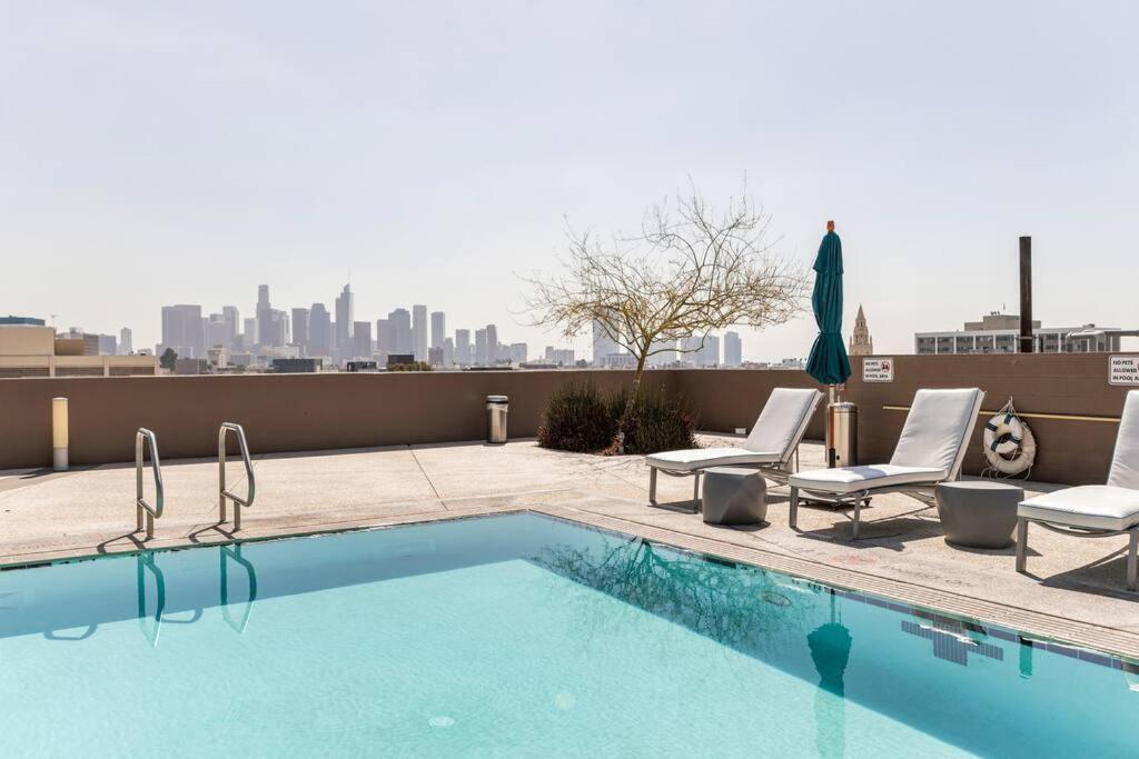 Lovely Upscale High Rise Private Parking & Pool Apartment Лос Анджелис Екстериор снимка