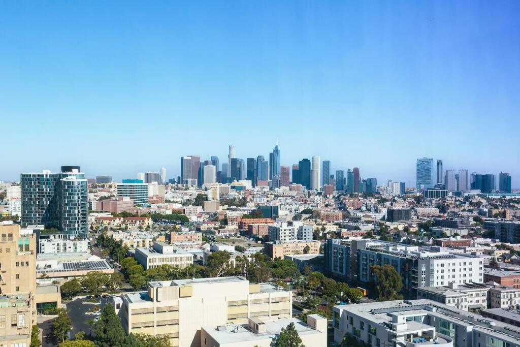 Lovely Upscale High Rise Private Parking & Pool Apartment Лос Анджелис Екстериор снимка